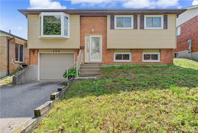 125 Blackwell Drive, Kitchener ON N2N 2P9