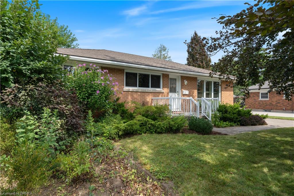 25 Wayne Drive, Brantford ON N3R 2Y6