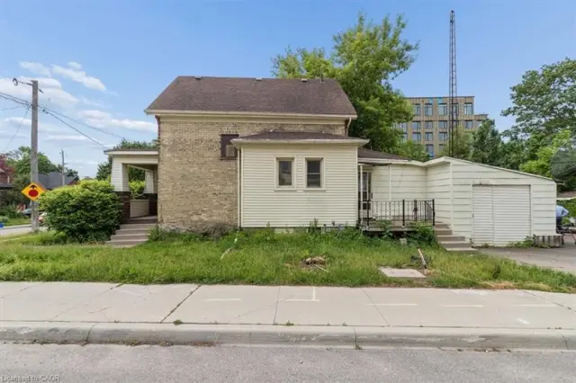 427 Duke Street W, Kitchener ON N2H 3Y6