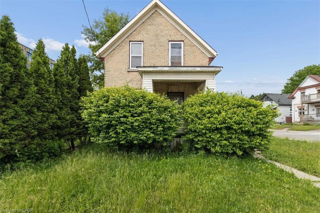 427 Duke Street W, Kitchener ON N2H 3Y6