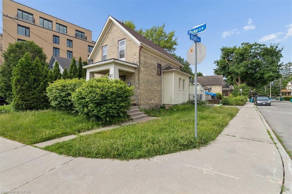 427 Duke Street W, Kitchener ON N2H 3Y6