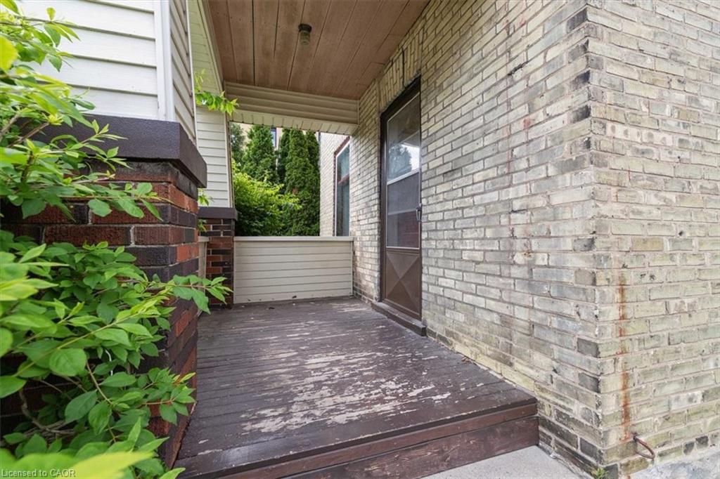 427 Duke Street W, Kitchener ON N2H 3Y6