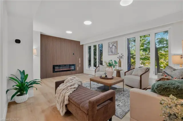 103 Dalegrove Drive, Kitchener ON N2M 2G6