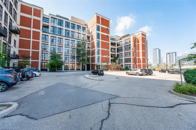 112-410 King Street W, Kitchener ON N2G 1C3