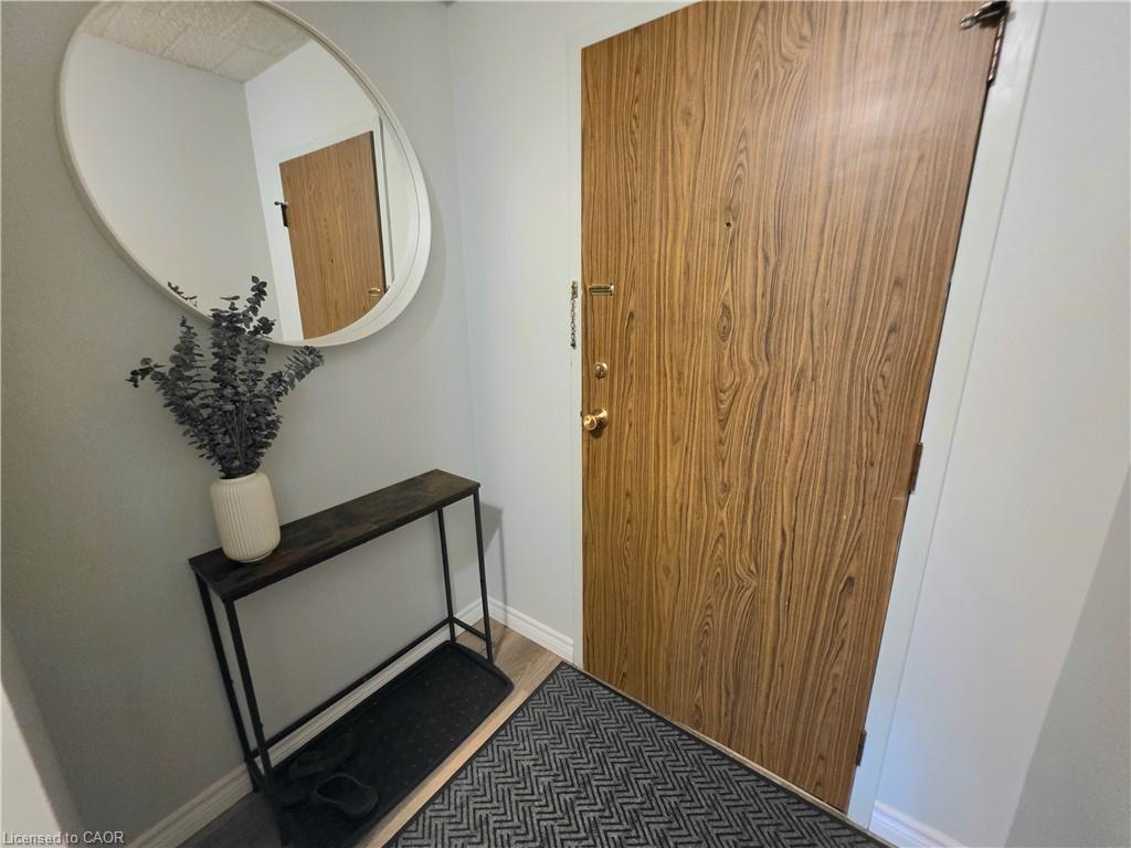103-24 Mooregate Crescent, Kitchener ON N2M 2G1