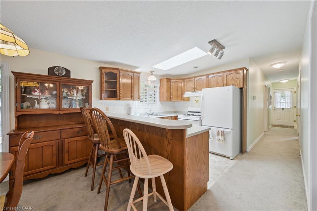 4 Spruce Avenue, Puslinch ON N1H 6H9