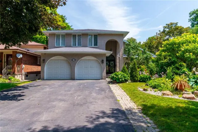 267 Memorial Drive, Brantford ON N3R 7G6