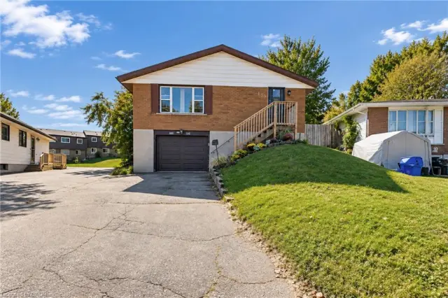 135 Cedarhill Crescent, Kitchener ON N2E 1R3