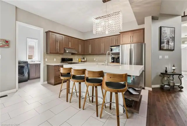 196 Maple Bush Drive, Cambridge ON N1T 0B7