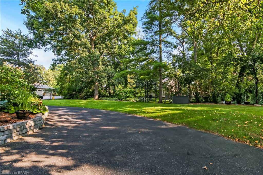 19 Oakley Road, Brantford ON N3T 5J9