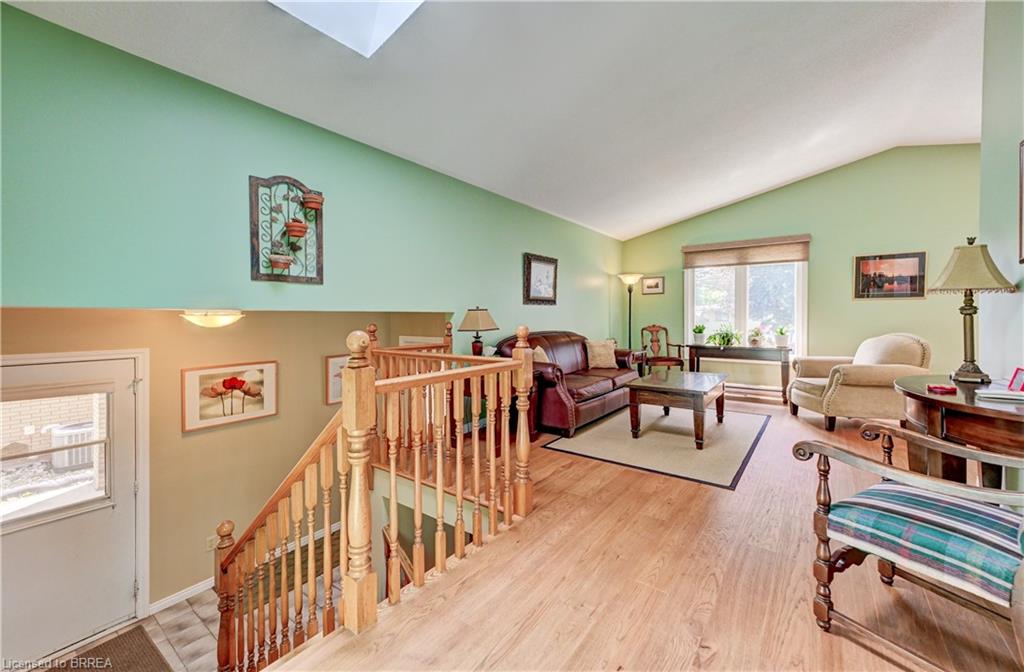 180 Balmoral Drive, Brantford ON N3R 7N5