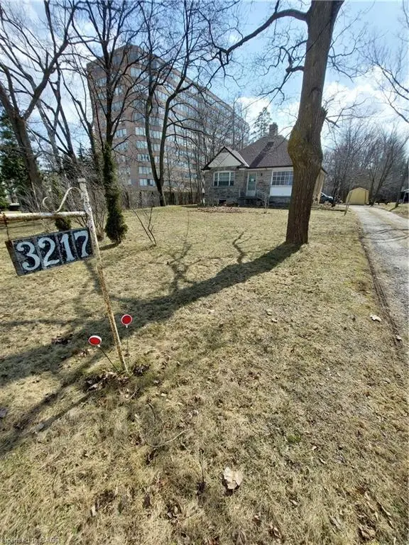 3211 King Street E, Kitchener ON N2A 1B1