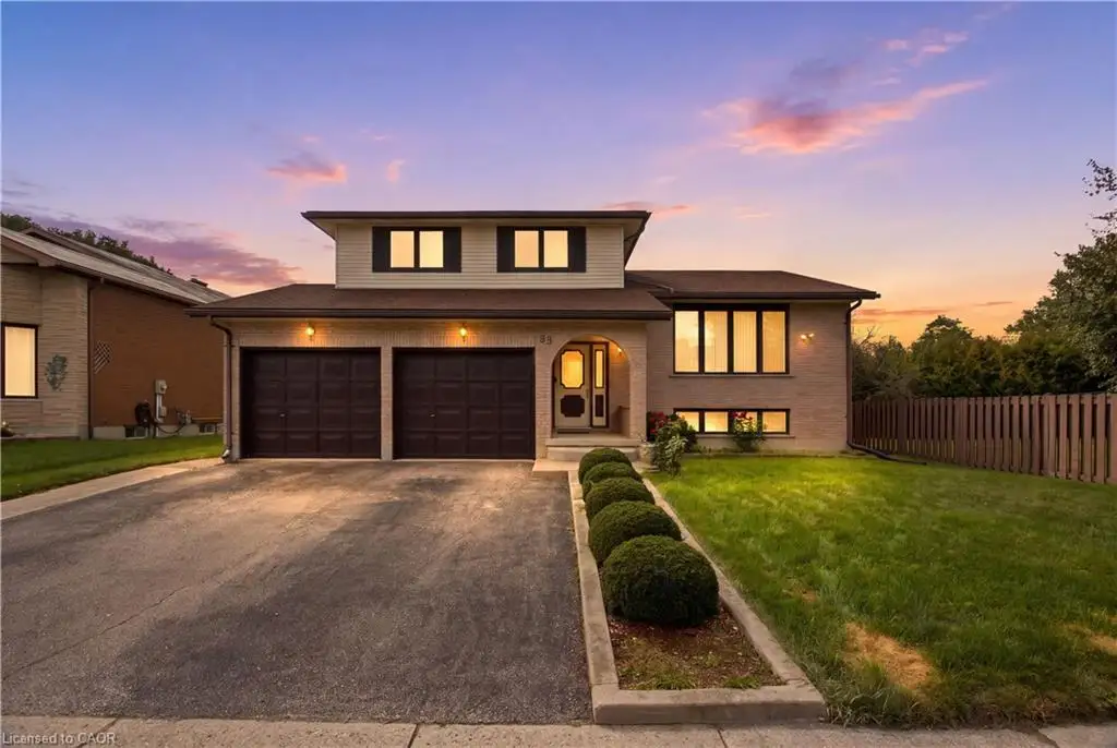 93 Old Chicopee Drive, Kitchener ON N2A 3R7