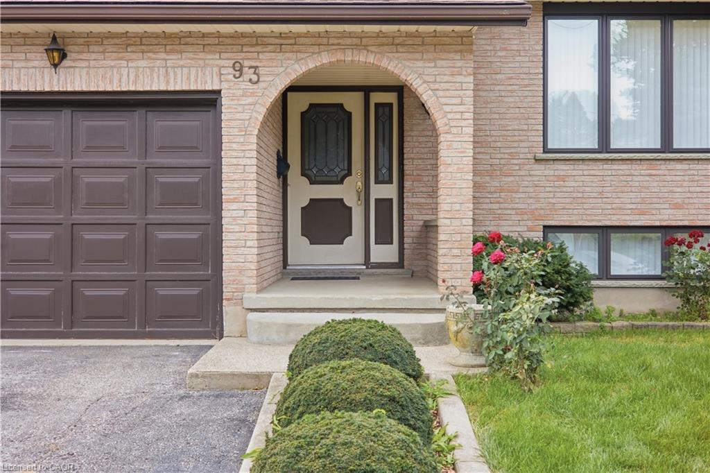 93 Old Chicopee Drive, Kitchener ON N2A 3R7