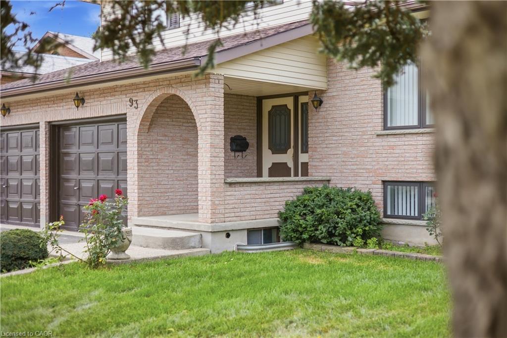 93 Old Chicopee Drive, Kitchener ON N2A 3R7