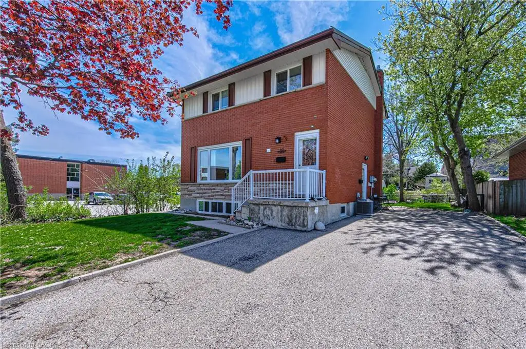 37 Gottscheer Court, Kitchener ON N2M 3L3