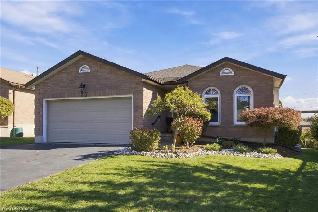 27 Costain Court, Kitchener ON N2N 3A5