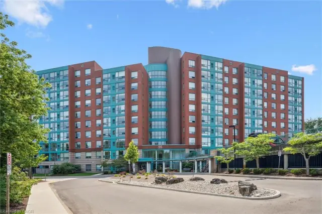 706-55 Blue Springs Drive, Waterloo ON N2J 4T3