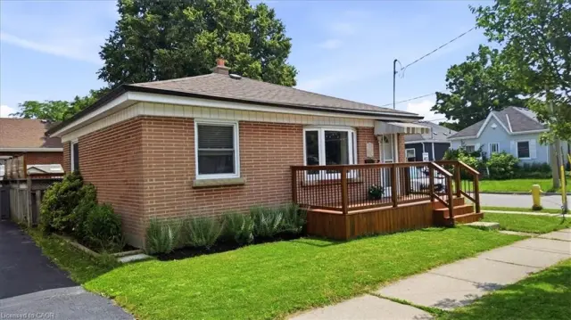 166 Catharine Avenue, Brantford ON N3T 1Y7