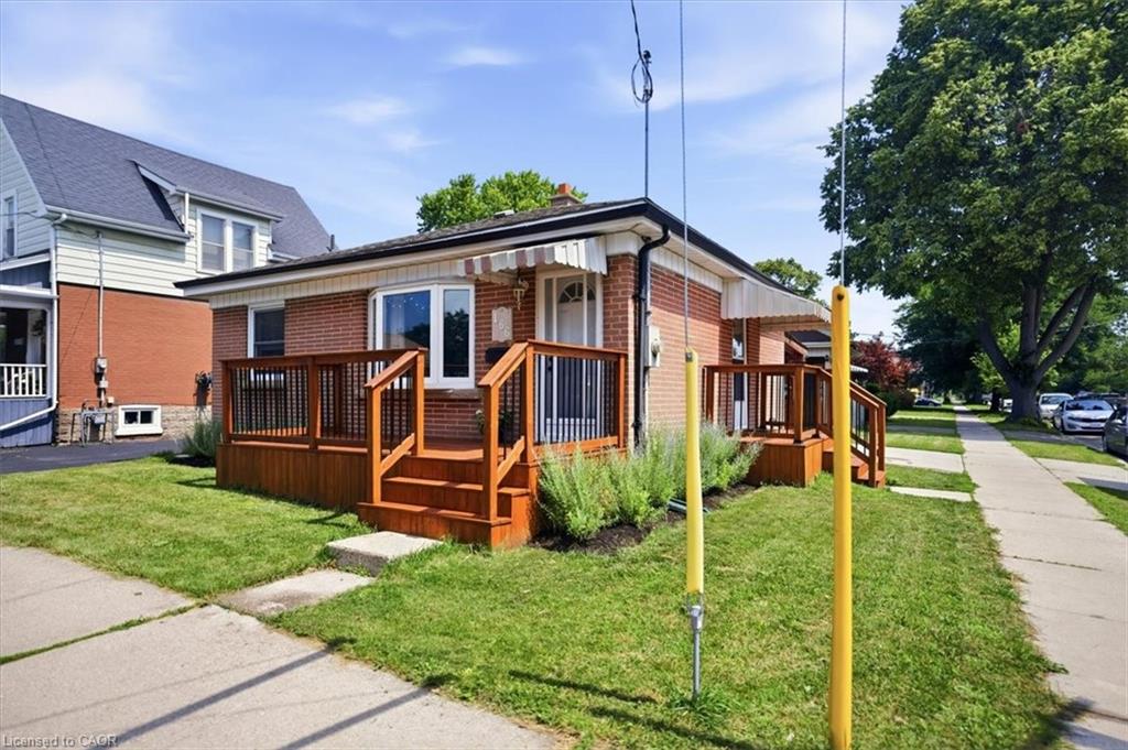 166 Catharine Avenue, Brantford ON N3T 1Y7