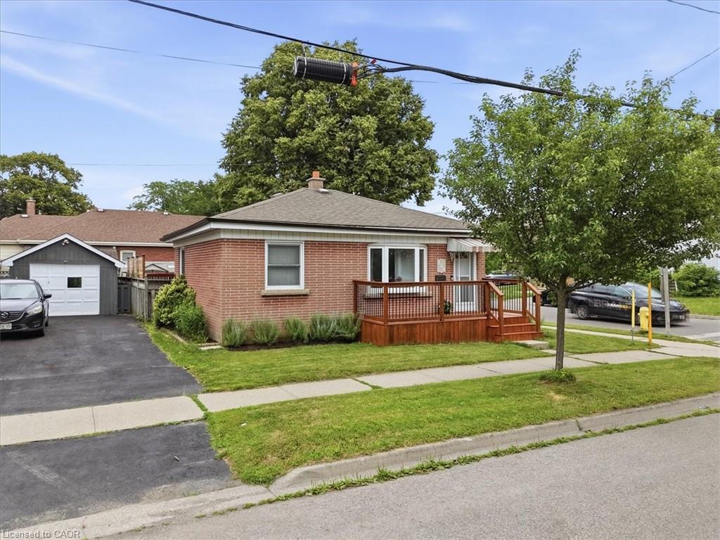 166 Catharine Avenue, Brantford ON N3T 1Y7