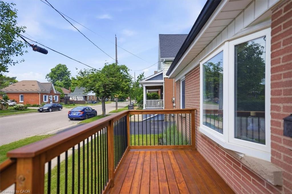 166 Catharine Avenue, Brantford ON N3T 1Y7