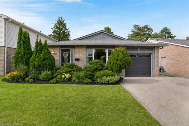 18 Bismark Drive, Cambridge ON N1S 4G1