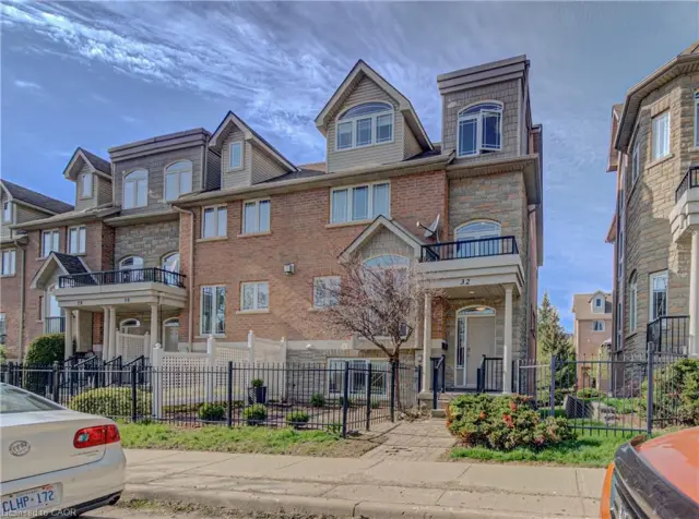 32 Bruce Street, Cambridge ON N1R 8M8