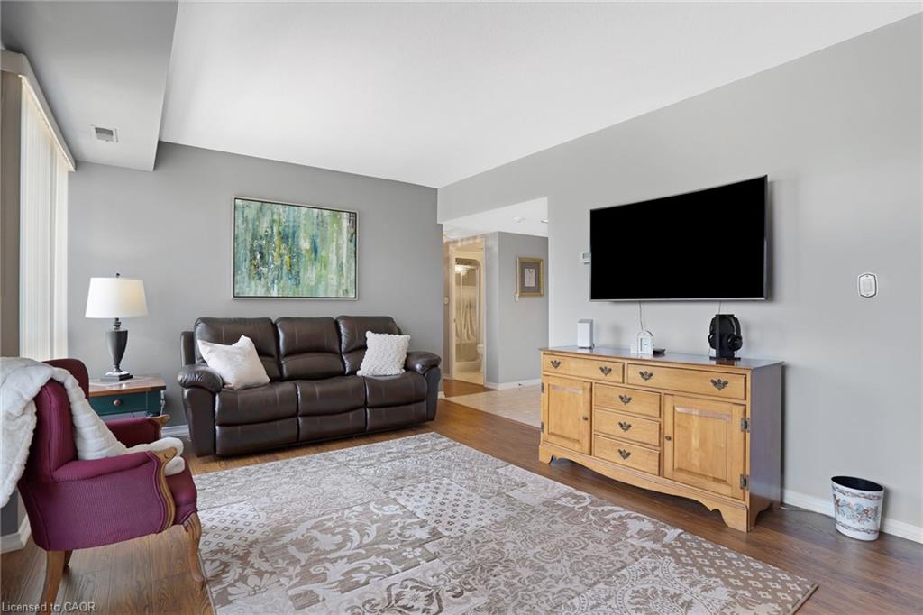 505-3267 King Street E, Kitchener ON N2A 4A4