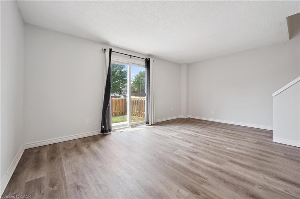 2-750 Erinbrook Drive, Kitchener ON N2E 2S7