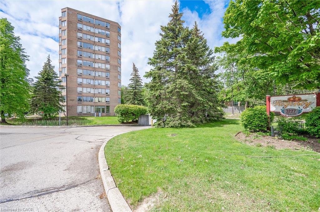 1112-3227 King Street E, Kitchener ON N2A 3Z9