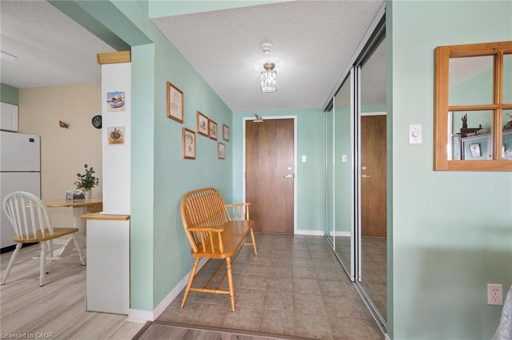 1112-3227 King Street E, Kitchener ON N2A 3Z9