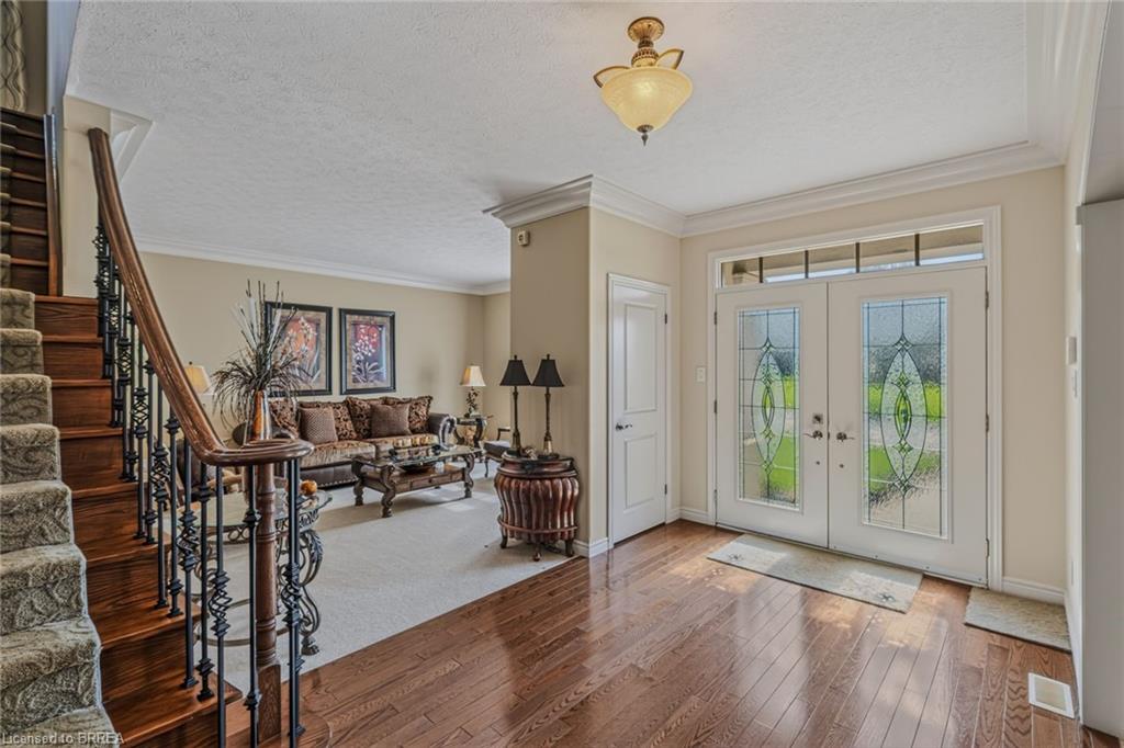 9 Rue Chateaux Terrace, Brantford ON N3T 6N7