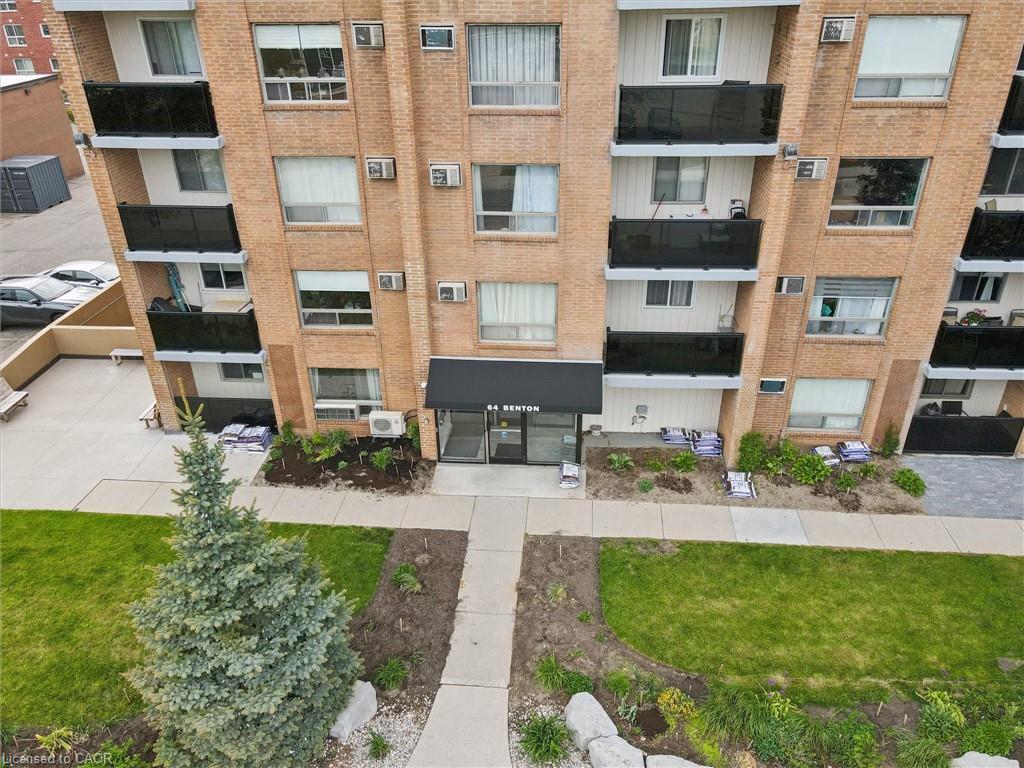 304-64 Benton Street, Kitchener ON N2G 4L9