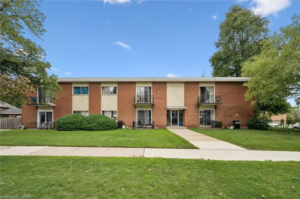 25 Walton Avenue, Kitchener ON N2C 2B4
