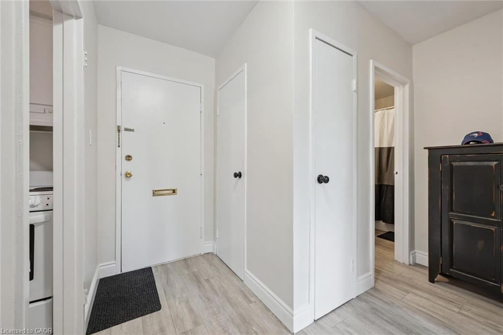 25 Walton Avenue, Kitchener ON N2C 2B4