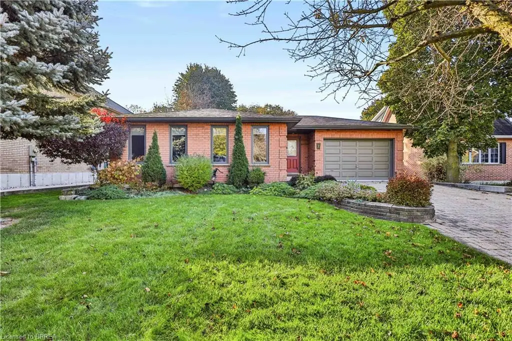 7 Charlton Drive, Paris ON N3L 3P4