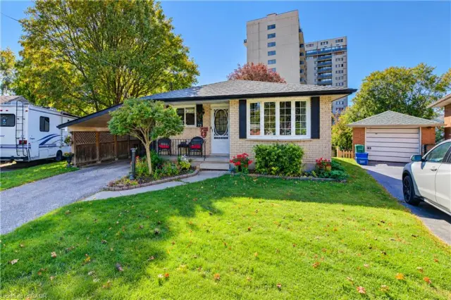 73 Belton Drive, Kitchener ON N2M 2B7