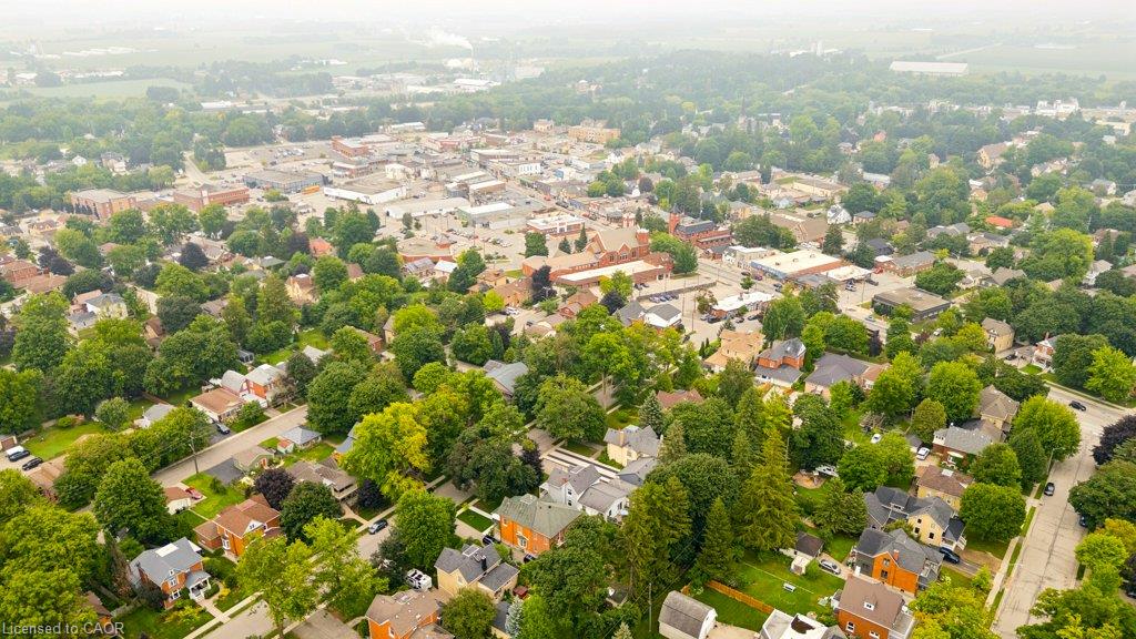9 Park Avenue W, Elmira ON N3B 1K9