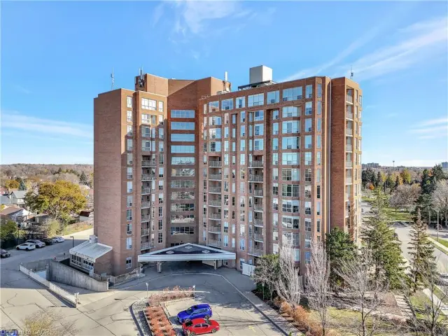 703-1414 King Street E, Kitchener ON N2G 4T8