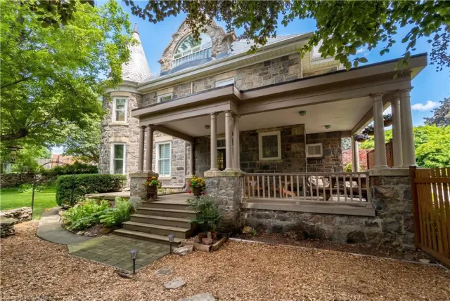 54 Bruce Street, Cambridge ON N1R 2E3