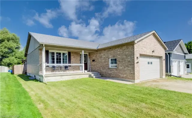 44 Geddes Street W, Clifford ON N0G 1M0
