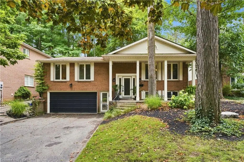 24 Primrose Path, Kitchener ON N2E 2R2