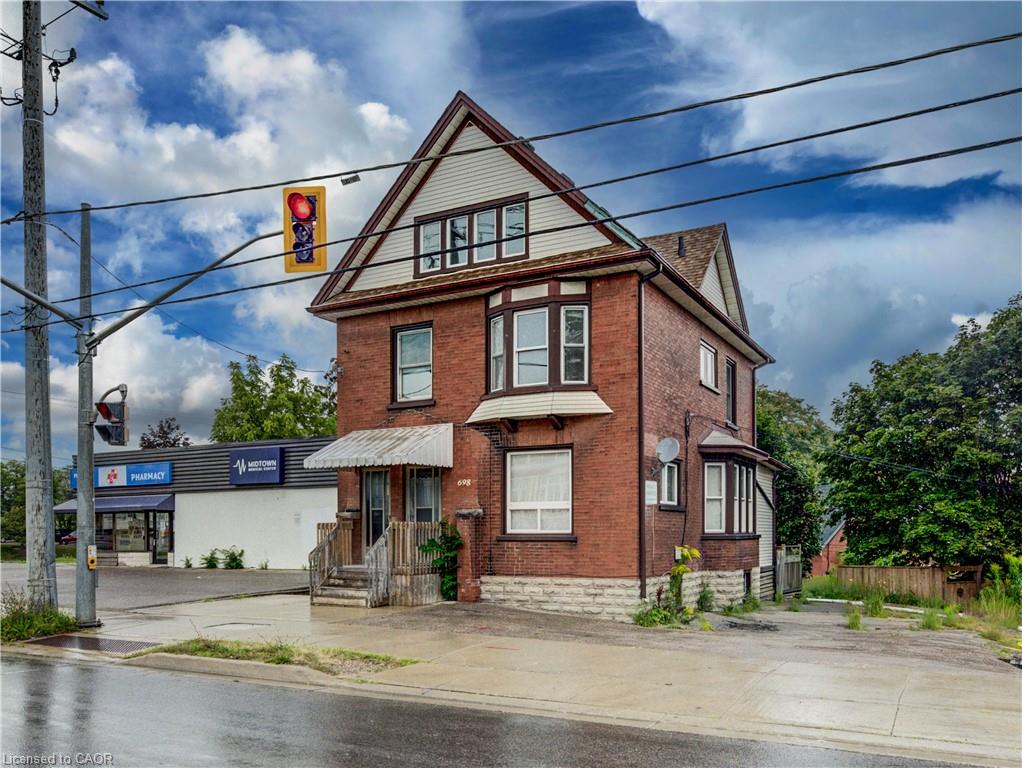 698 King Street W, Kitchener ON N2G 1E2