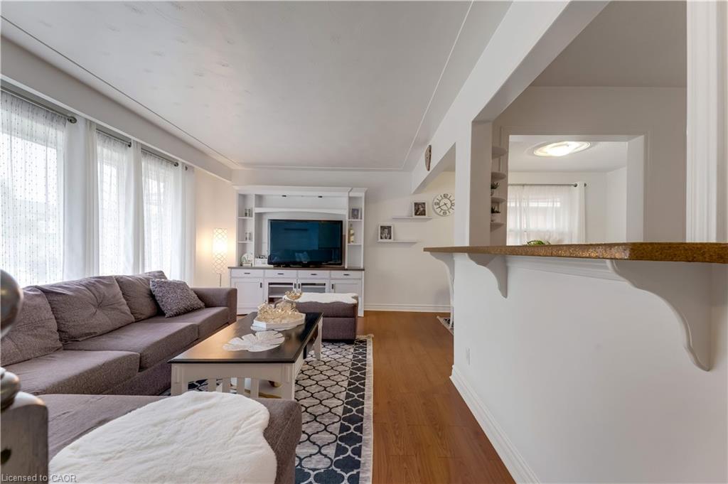 49 Carnaby Crescent, Kitchener ON N2A 1M6