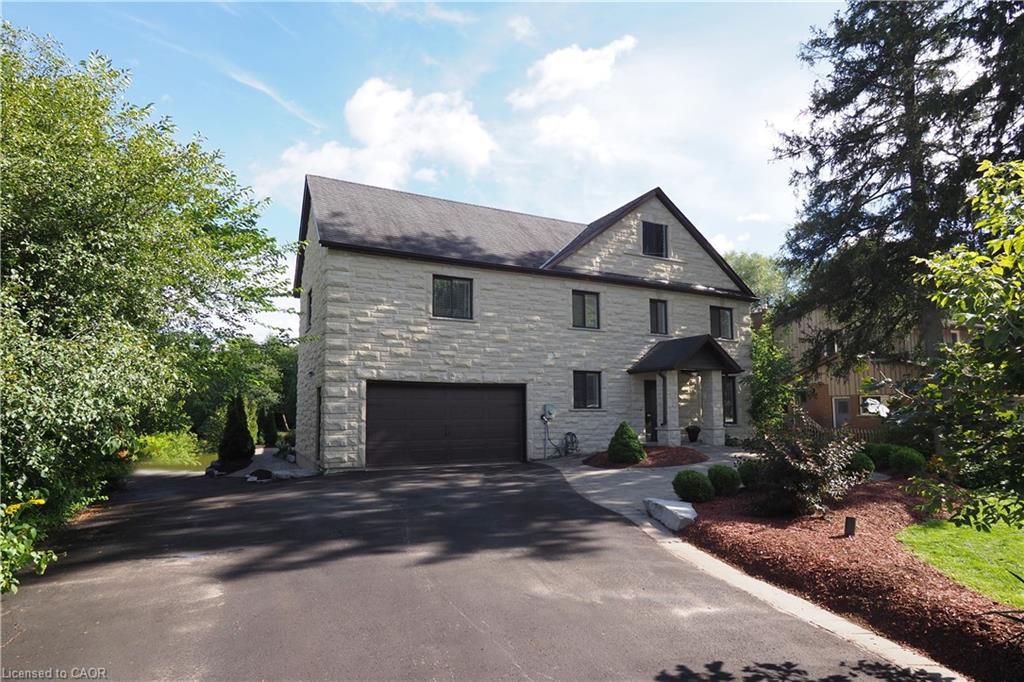 530 St Andrew Street E, Fergus ON N1M 1R6