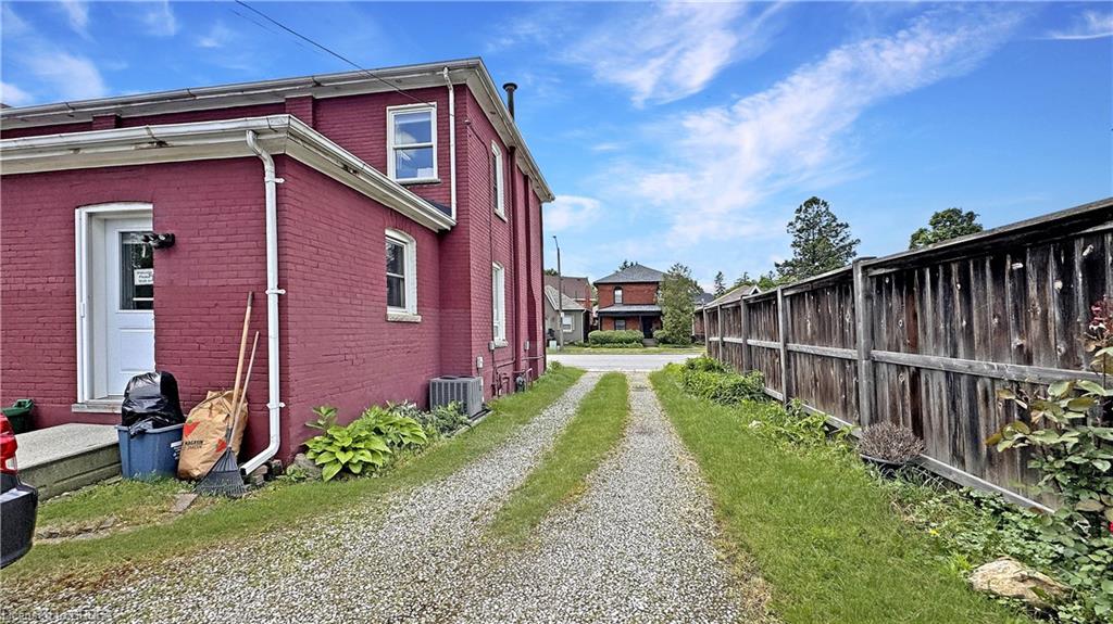 275 Brant Avenue, Brantford ON N3T 3J6