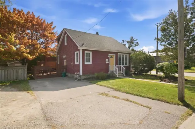 243 Sydenham Street, Brantford ON N3R 3Z6