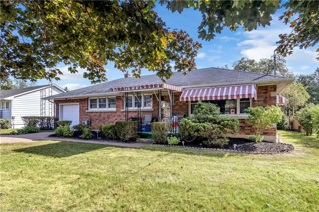 7 Willowdale Street, Brantford ON N3T 0L3