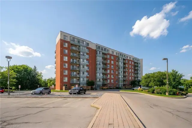 307-30 Blue Springs Drive, Waterloo ON N2J 4T2